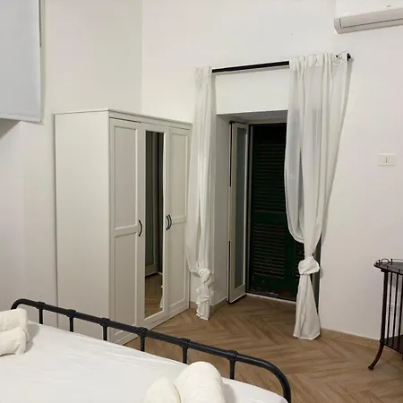 Casa Delle Camelie *