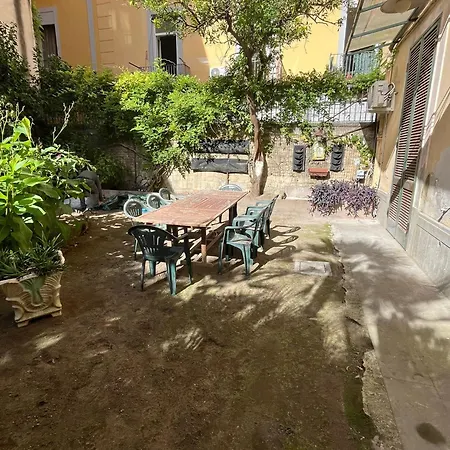 Casa Delle Camelie * Naples